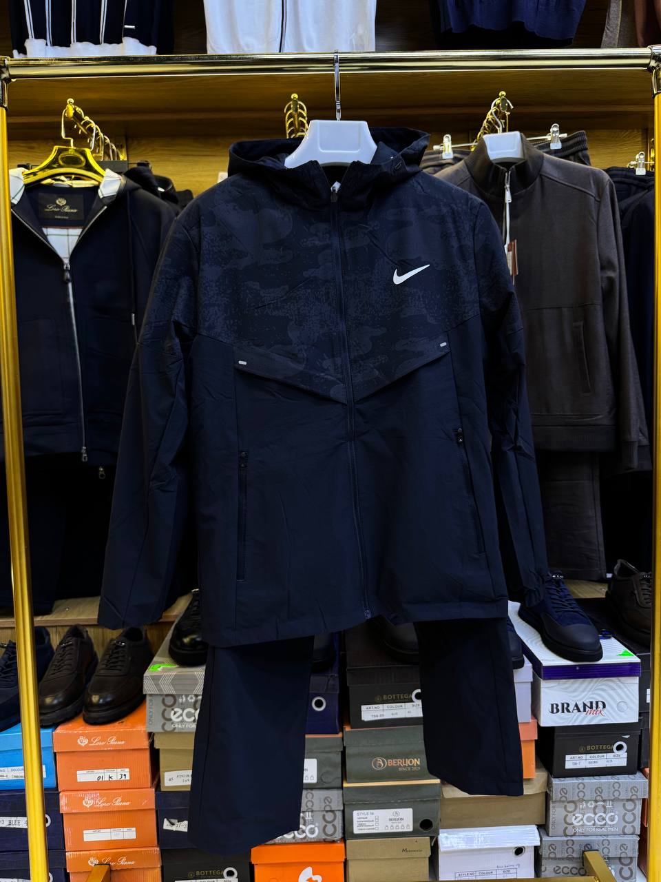 Nike Dvoyka 2