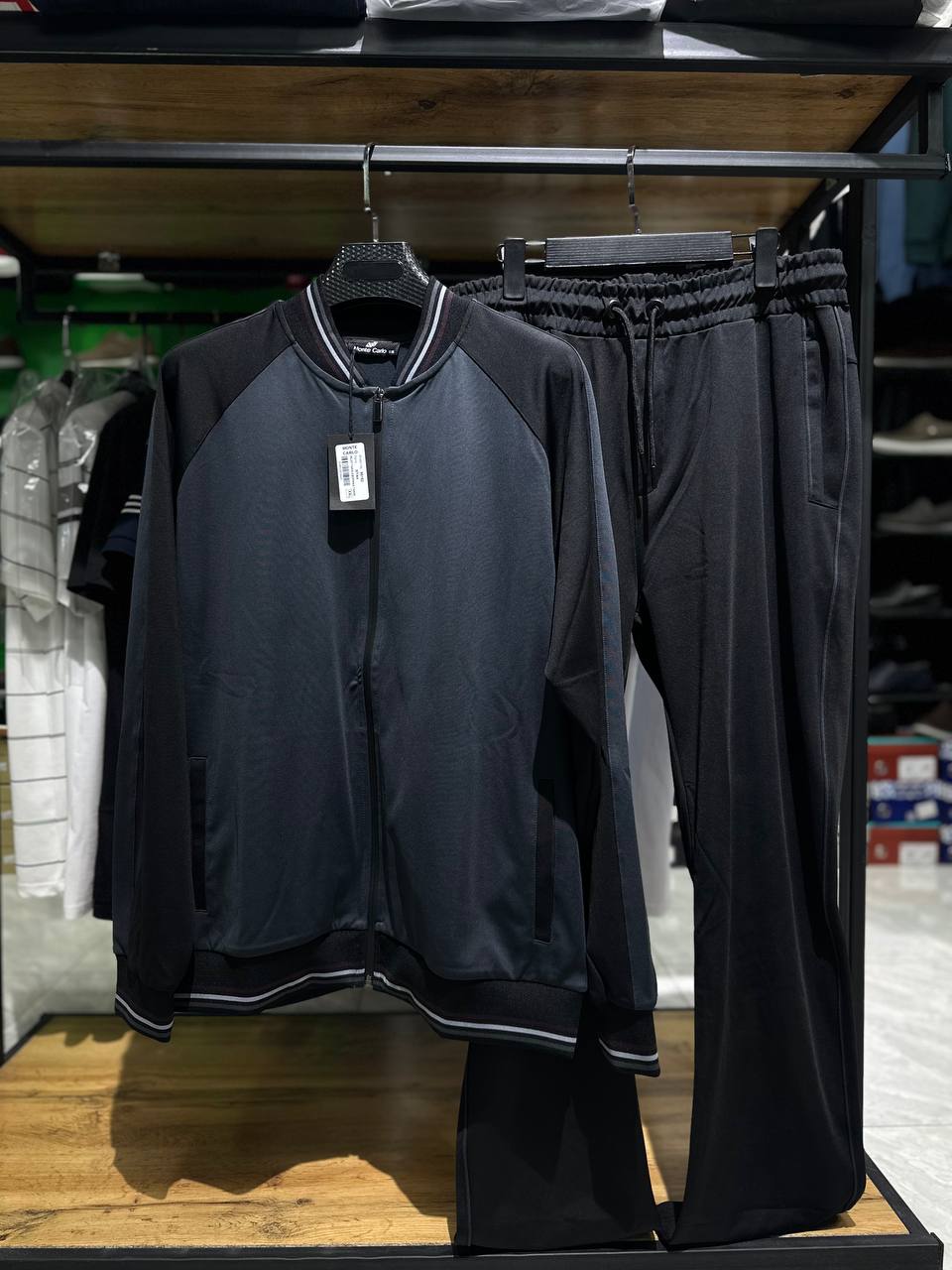Erkaklar premium sport kostyumi (ikki hissali) (Qora va toʻq koʻk rangda) 1