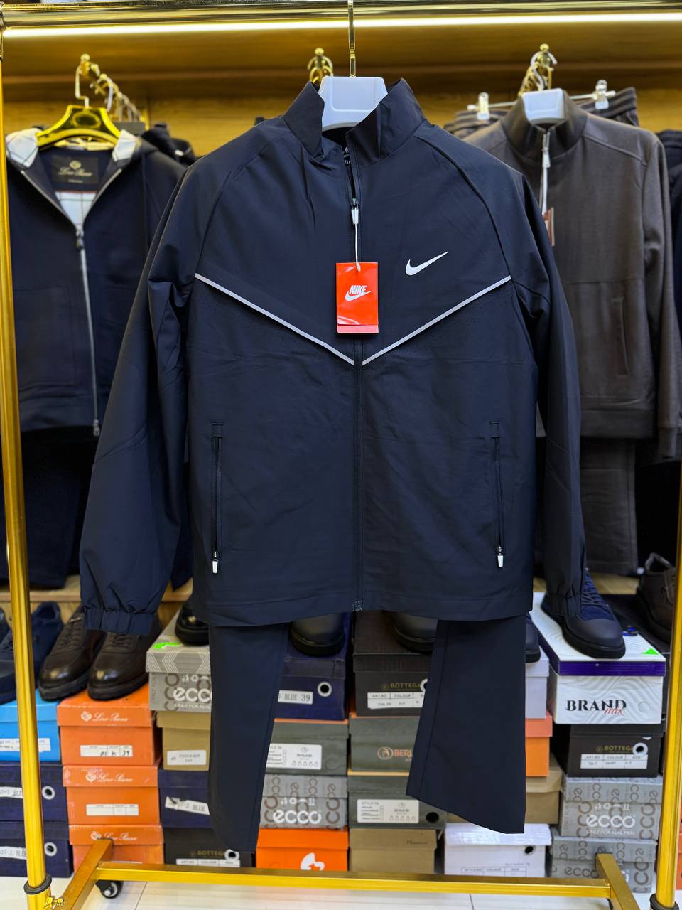 Nike Dvoyka 1